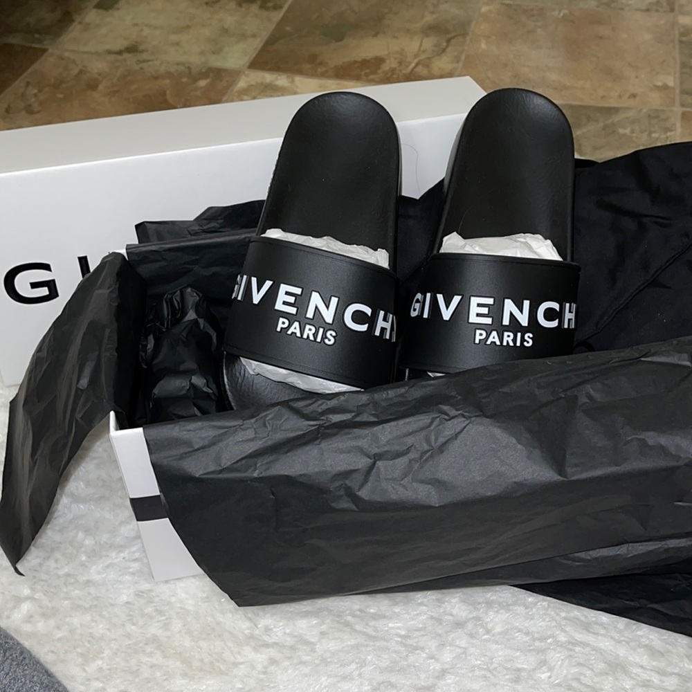 GIVENCHY BLACK SLIDES